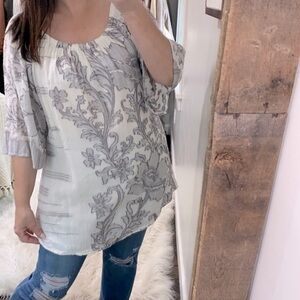 Avani del amour embroidered top size large